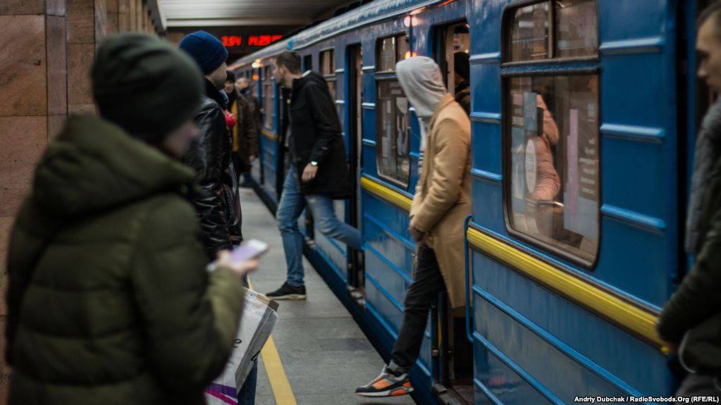Ви виходите зараз? - Так.